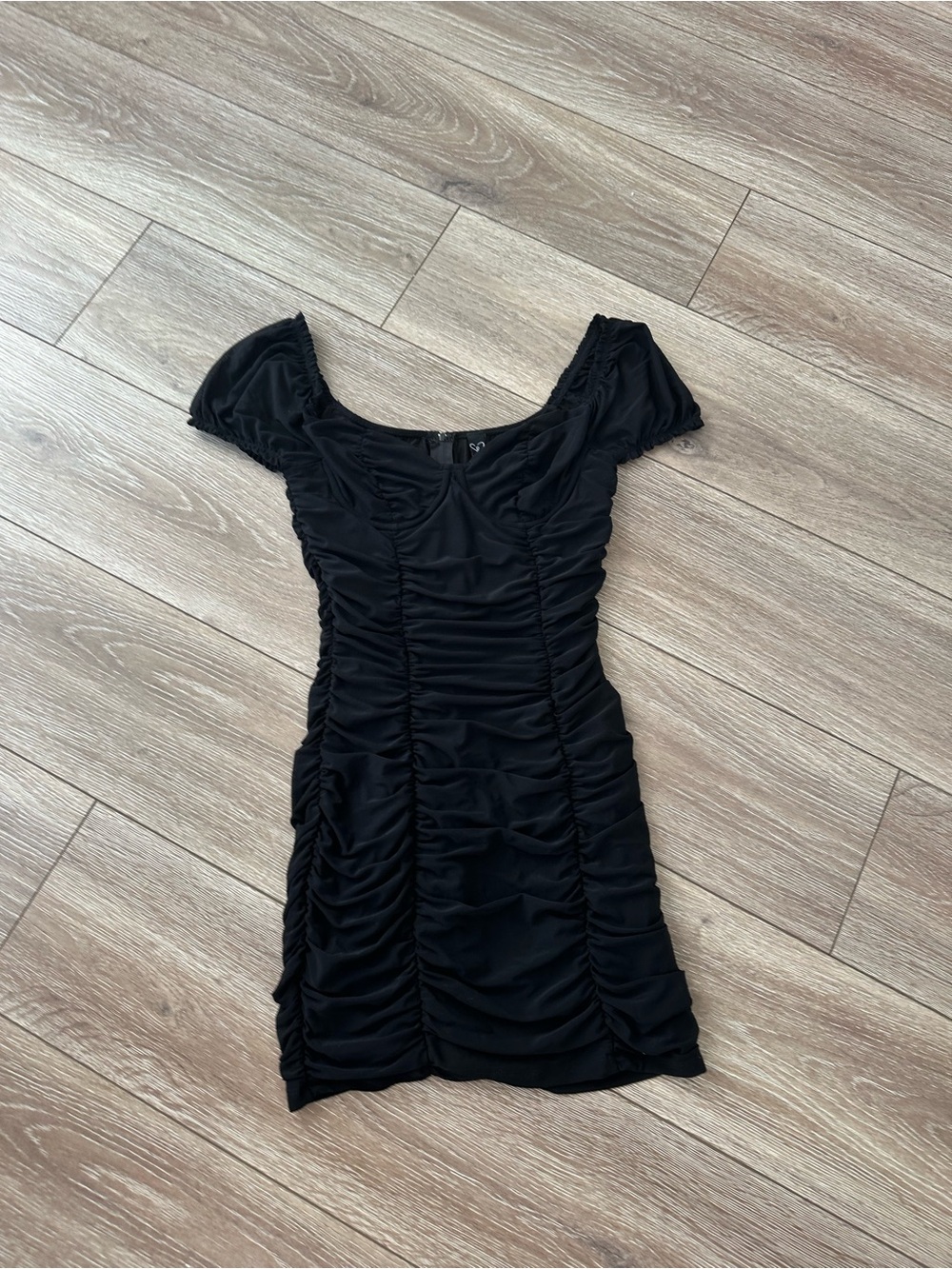 Windsor Black Ruched Sweetheart Neckline Puff-Sleeve Mini Dress Size L